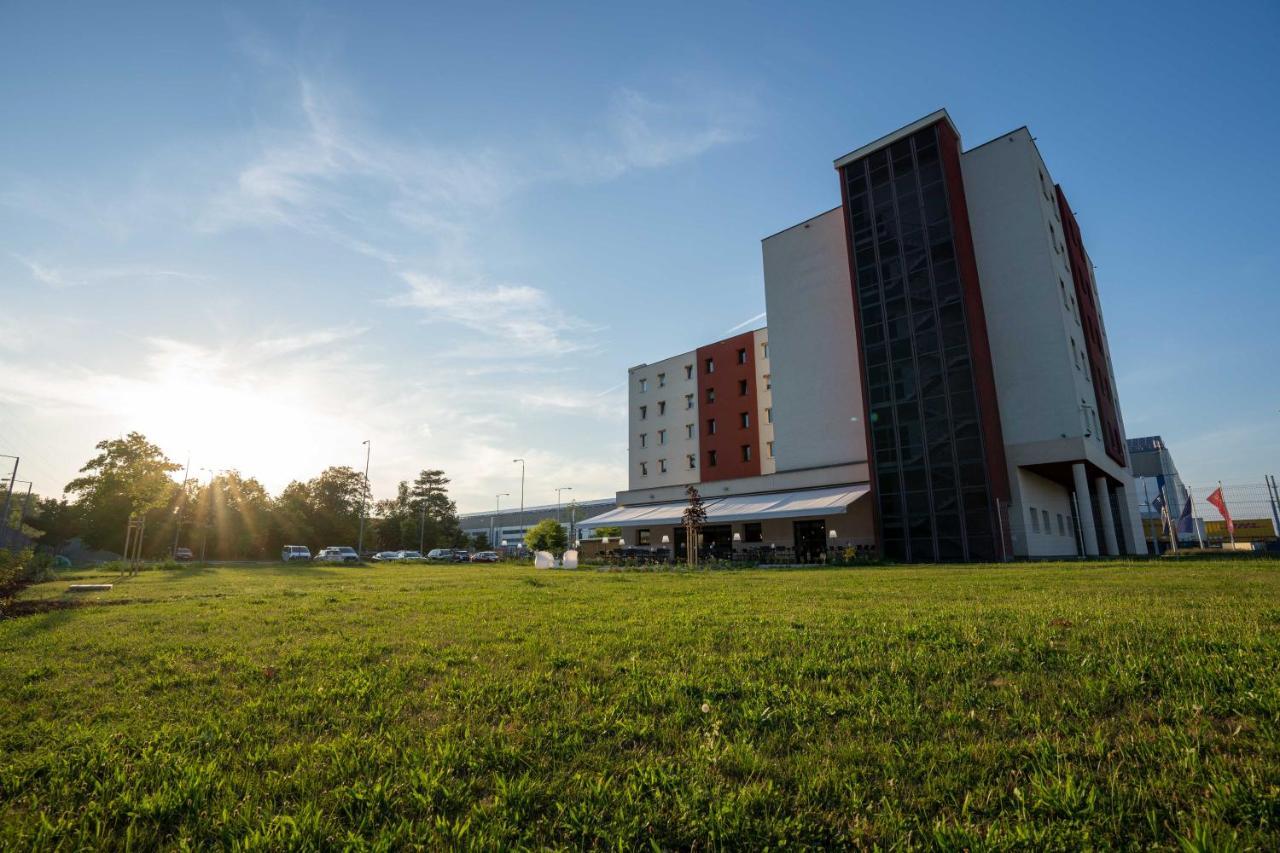 Ibis Hotel Plzeň Exterior foto